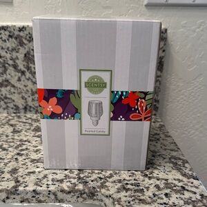 Brand new in box Scentsy warmer